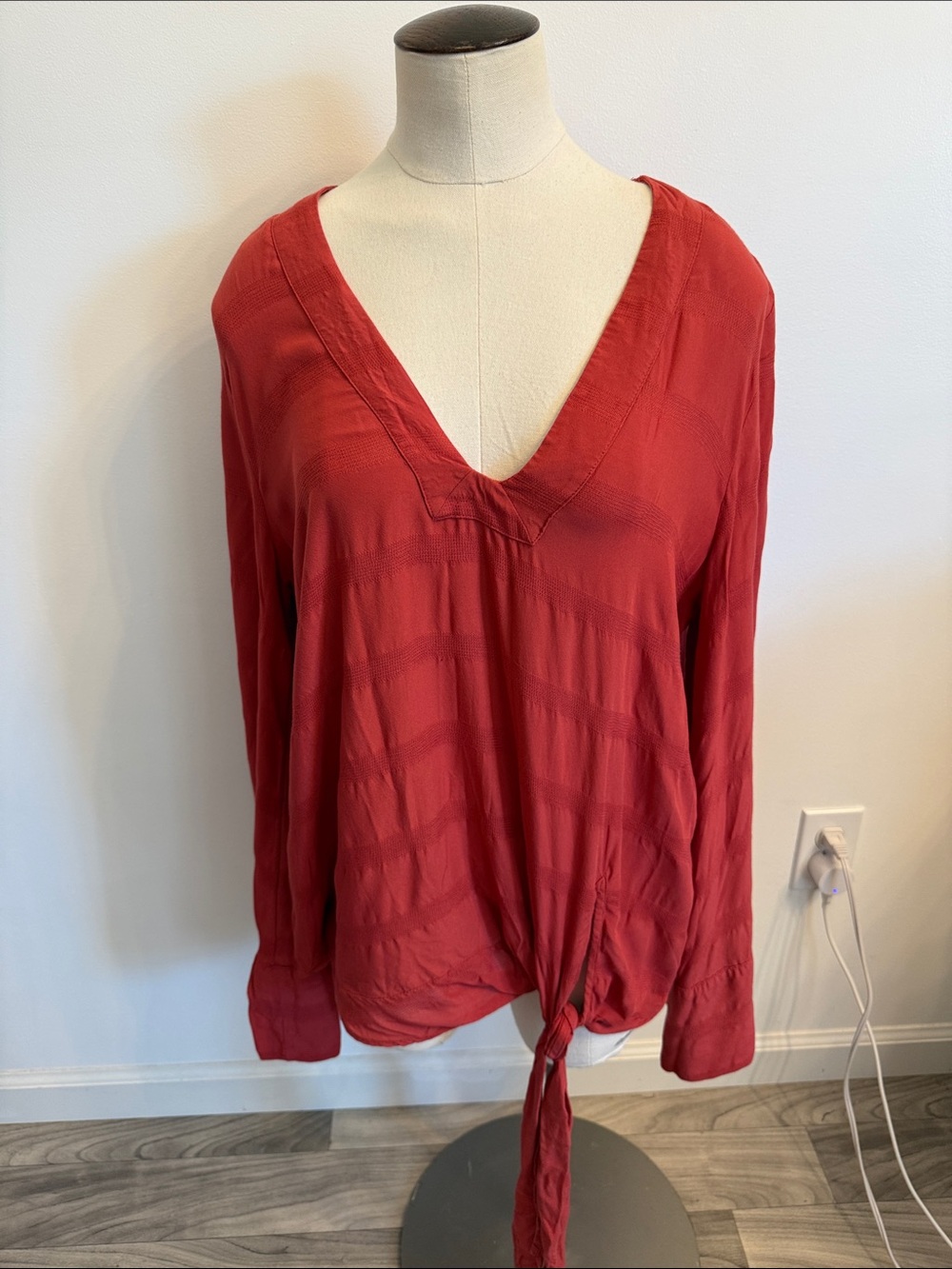 Free People Women's Red V-Neck Tie-Front Top Bell Sleeve Medium